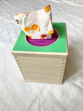 Lovevery Tissue Box Wooden Toy Senser Kit 5-6 Months Baby
